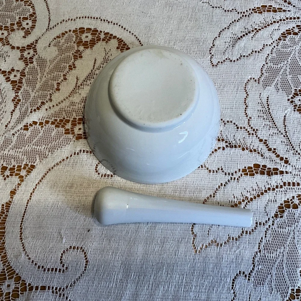 White Ceramic Mortar Pestle 6‎ Inch Minimalist Kitchenware Herbs Spices Natural